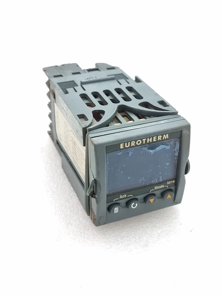 EUROTHERM 3216 PROCESS CONTROL EQUIPMENT UNIT 100-240Vac 3216/CC/VH/LRXX/R